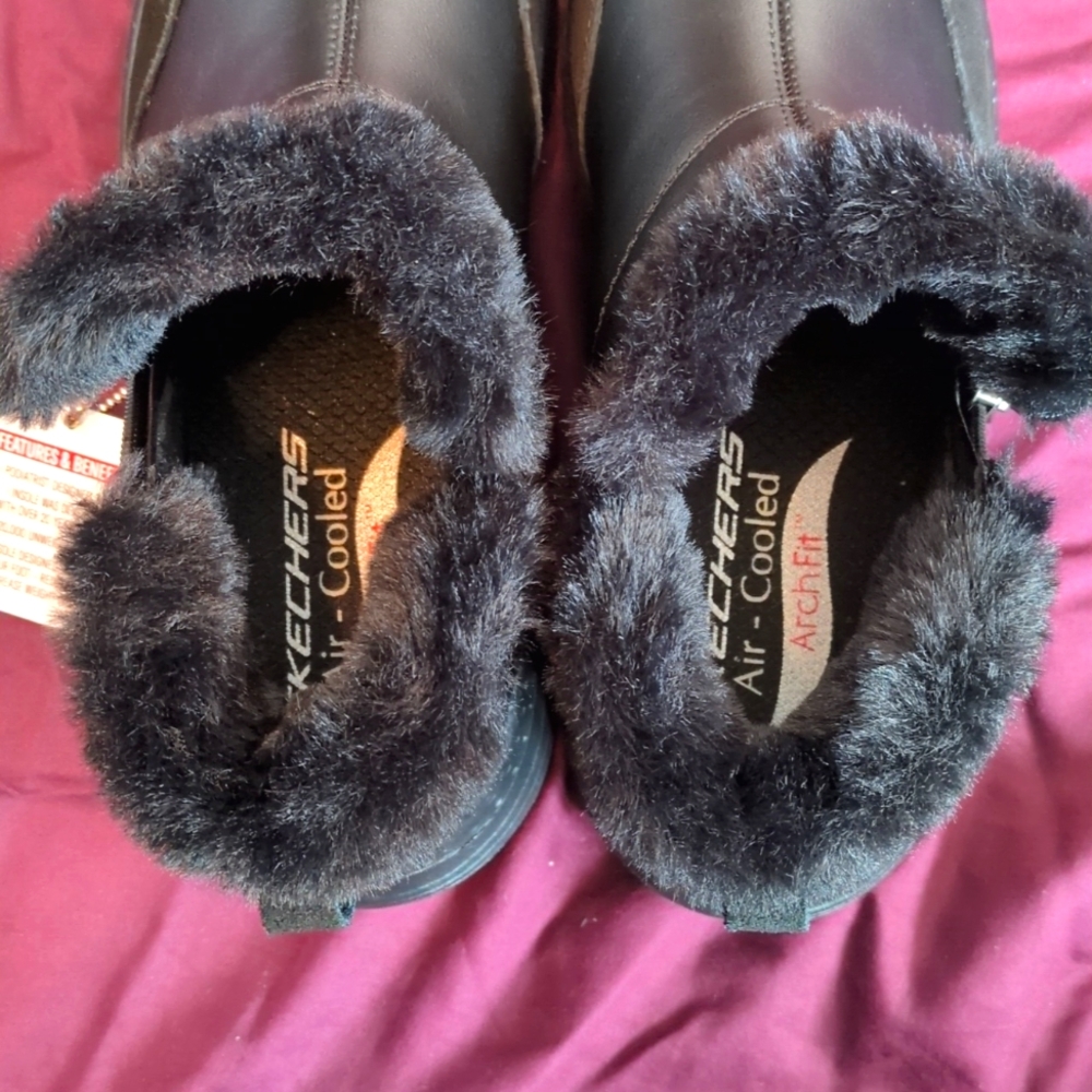 NWT Women's Skechers Air-Cooled ArchFit boots size 6.5 black with faux fur top - Picture 8 of 10